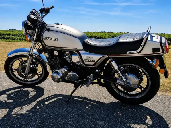 1988 Suzuki GS 850 - €2,500 · Bidding (1/1)