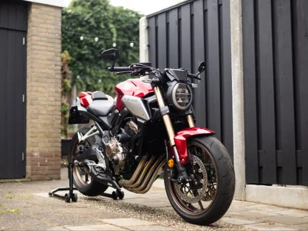2021 Honda CB650R | 2021 | 20880km | Veel Opties - €7,999 · Bidding (1/1)