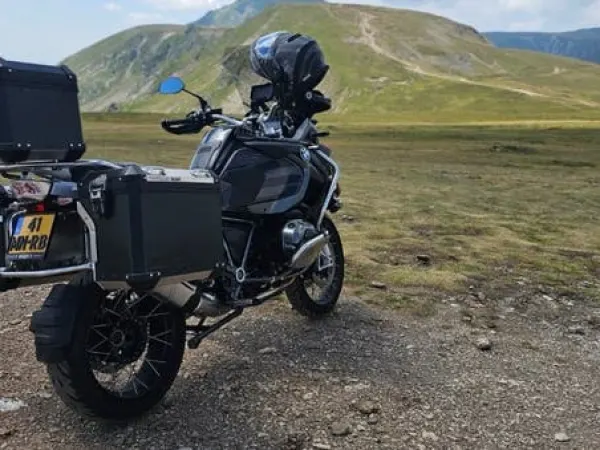 2017 BMW R1200 GS Adventure 2017 | Zeer Compleet | 49.000 km - €15,950 · Bidding (1/1)