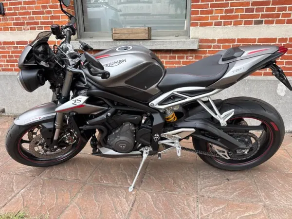 Year unknown Triumph Street Triple R - €6,200 · Bidding (1/1)