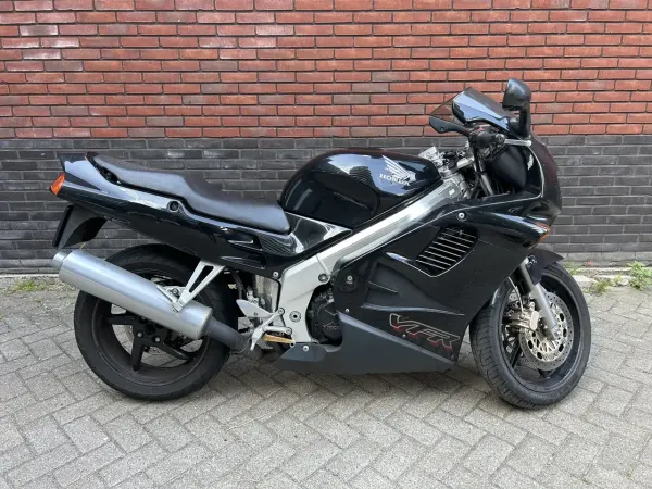 1996 Honda VFR 750 - €1,250 (1/1)