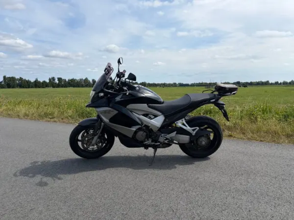 Bouwjaar onbekend Honda VFR800X CrossRunner Bwjr 2012 met Maar 47174 km - € 3.950 · Bieden (1/1)