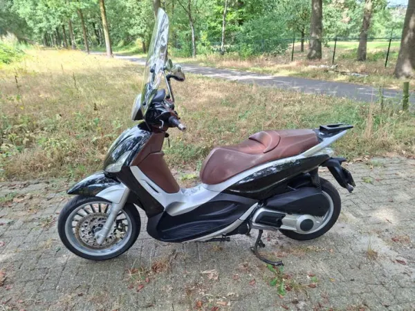 2010 Piaggio Beverly 300 - € 2.100 · Bieden (1/1)