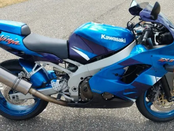 Bouwjaar onbekend Kawasaki Ninja ZX-9R - € 2.800 · Bieden (1/1)