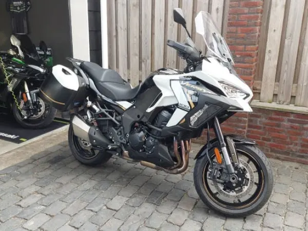 2025 Kawasaki Versys 1100 S Tourer bj 2025 ,4891 km - €15,750 (1/1)