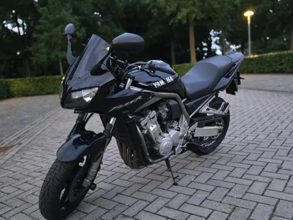 2002 Yamaha fzs 1000 - € 2.000 · Bieden (1/1)