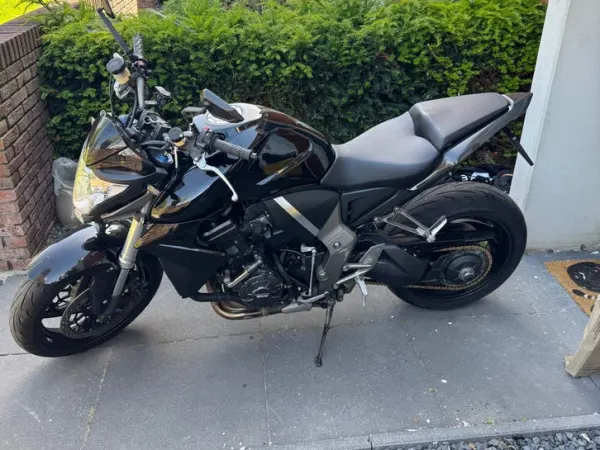 Year unknown Honda CB1000R - €3,900 · Bidding (1/1)