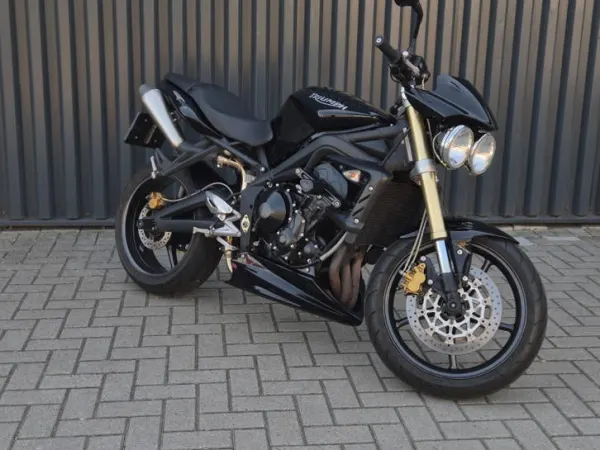 Bouwjaar onbekend Triumph StreetTriple 675 2008 Leovince - € 3.150 (1/1)