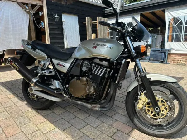 2001 Kawasaki ZRX 1200 - €3,800 · Bidding (1/1)