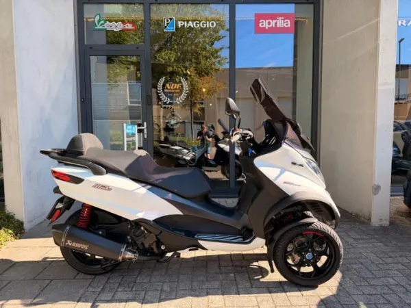 Year unknown Piaggio MP3 500 - €6,950 · Bidding (1/1)