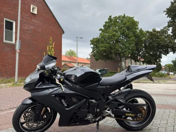 2006 Suzuki GSX-R 750 - €5,999 · Bidding (1/1)