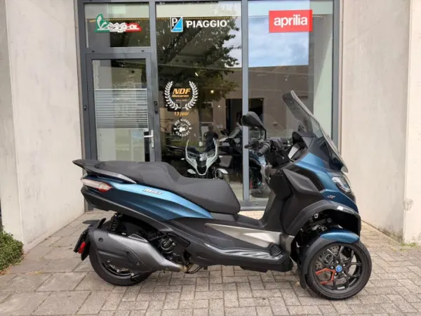 Bouwjaar onbekend Piaggio mp3 530 2026 37km autorijbewijs! - € 13.450 (1/1)