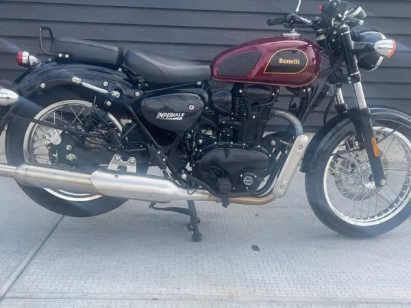 Bouwjaar onbekend Benelli Imperiale 400-nieuw Showroom Staat - € 2.950 · Bieden (1/1)