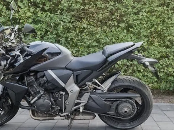 Year unknown Honda CB1000R Naked Bike-Zwart, ABS - €4,700 · Bidding (1/1)
