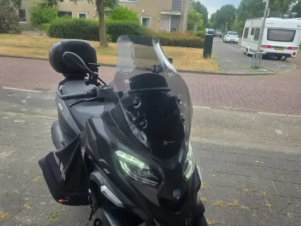 2025 Piaggio MP3 530 - € 11.500 (1/1)