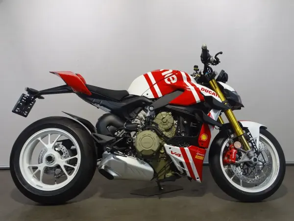 2024 Ducati Streetfighter - €52,500 (1/1)