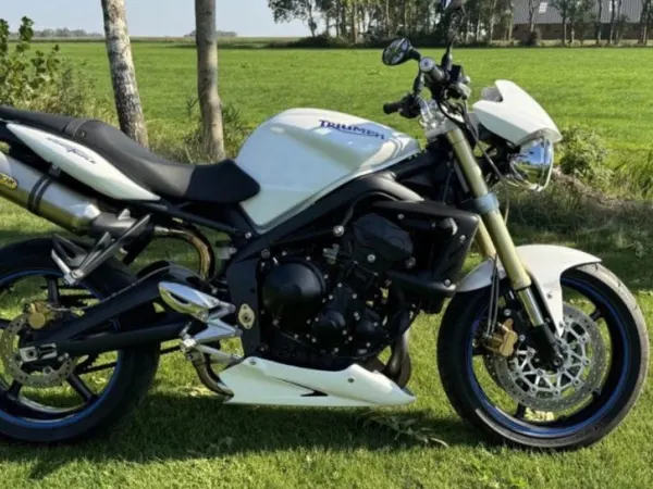 2010 Triumph Street Triple 675 - €4,150 · Bidding (1/1)