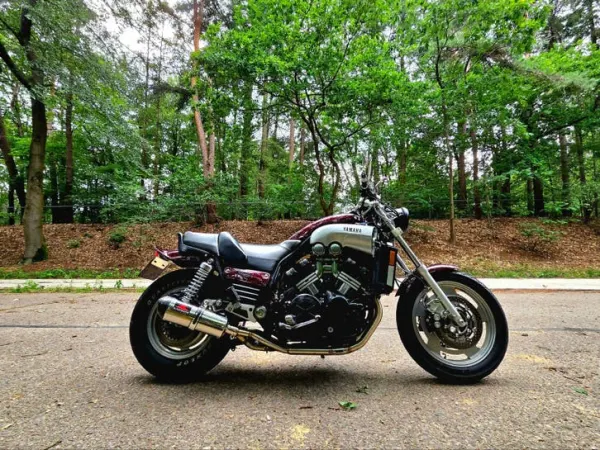 Year unknown Yamaha V-Max 1200 met Diverse Upgrades en Recent Onderhoud - €3,750 · Bidding (1/1)