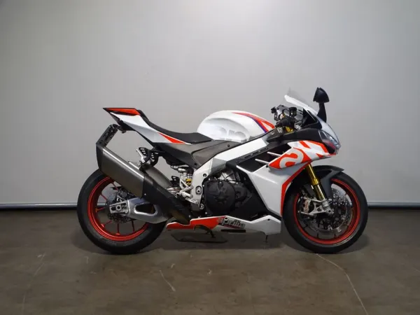 2023 Aprilia RSV 4 1100 Factory - €20,490 (1/1)