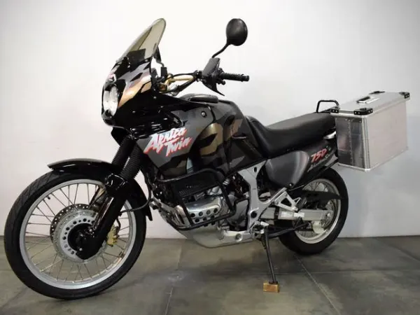 Bouwjaar onbekend Honda XRV 750 Africa Twin - € 6.450 · Bieden (1/1)