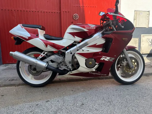 1988 Honda CBR 400 - € 6.950 (1/1)