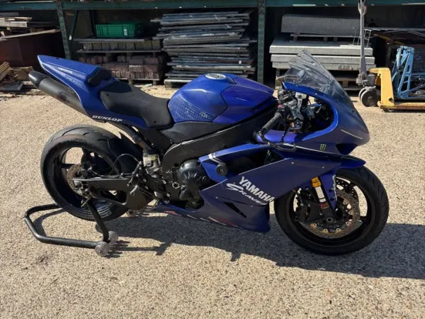 Bouwjaar onbekend Yamaha YZF R1 - € 5.850 · Bieden (1/1)