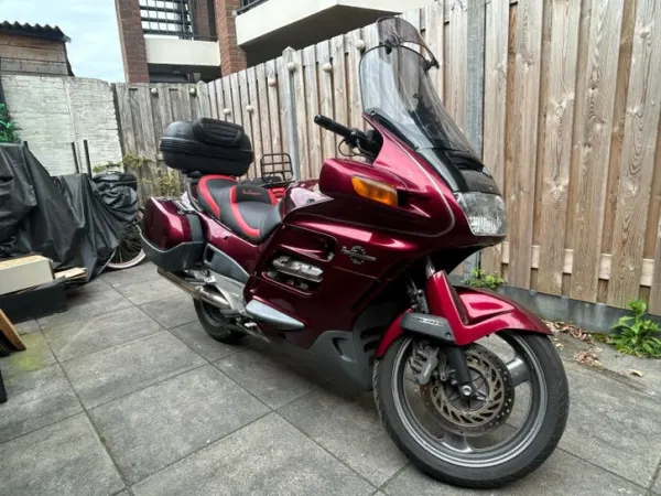 Bouwjaar onbekend Honda Pan European ST1100 met RVS Uitlaat en nwe distr. Riem - € 2.500 (1/1)