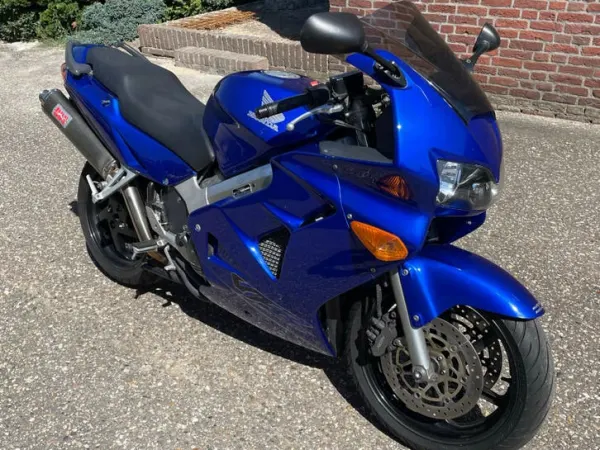 2000 Honda VFR 800 - € 1.500 · Bieden (1/1)