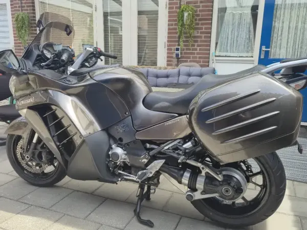 2010 Kawasaki GTR 1400 - € 5.900 (1/1)