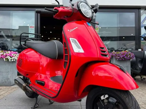 2021 Vespa GTS 300 Super E4 BTW - € 5.999 (1/1)