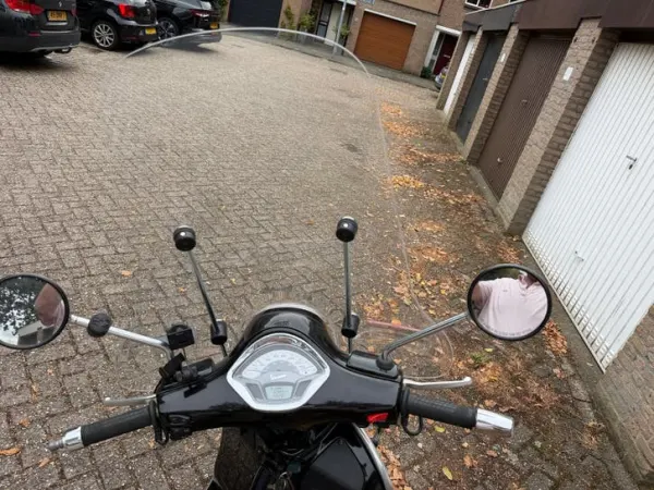 2017 Vespa GTS 300 - € 4.950 · Bieden (1/1)