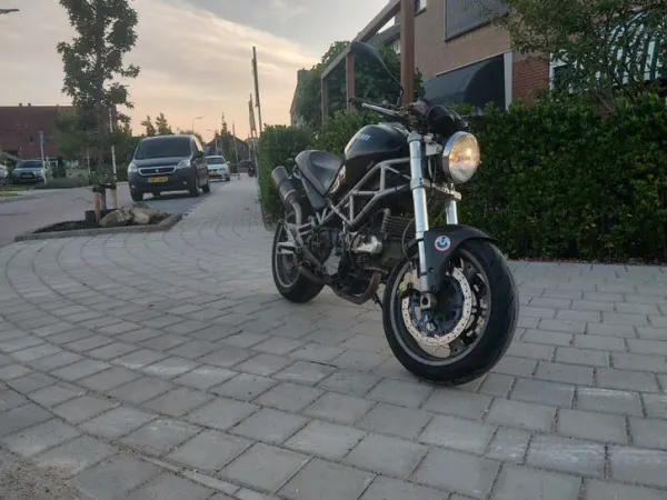 Bouwjaar onbekend Ducati Monster 1000 Dark-Naked Bike - € 3.200 · Bieden (1/1)