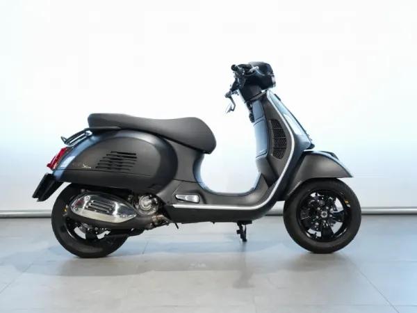 2022 Vespa GTS 300 - € 5.990 (1/1)