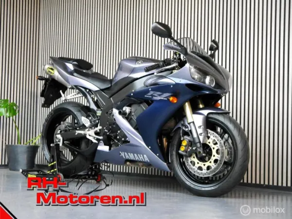 2005 Yamaha YZF-R1 Liefhebbersmotor ! NL-Motor - € 6.290 (1/1)