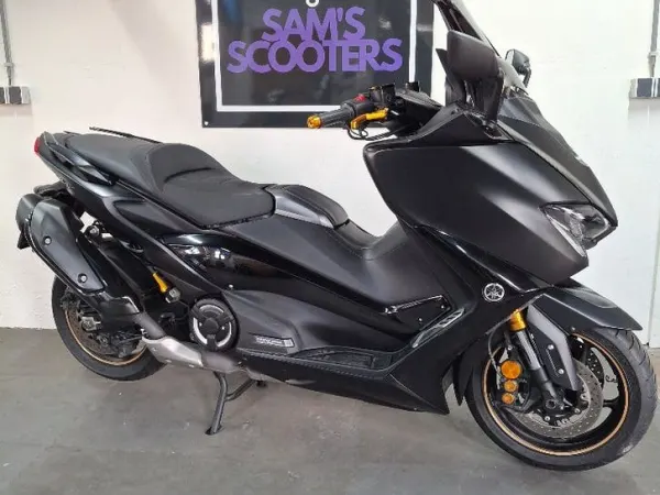 2020 Yamaha Tmax 560 Techmax | 2020 | 5.192 KM | 6 Mnd Garantie - € 9.995 (1/1)