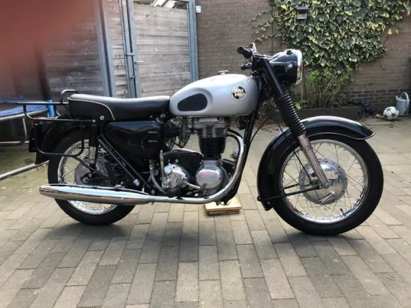 1966 Norton Model 50 van 1966 Matchless AJS - €4,250 · Bidding (1/1)