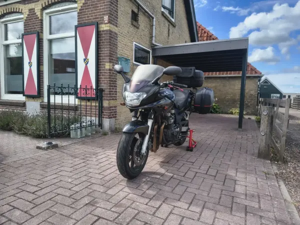 2001 Kawasaki ZR - 7 - € 600 (1/1)