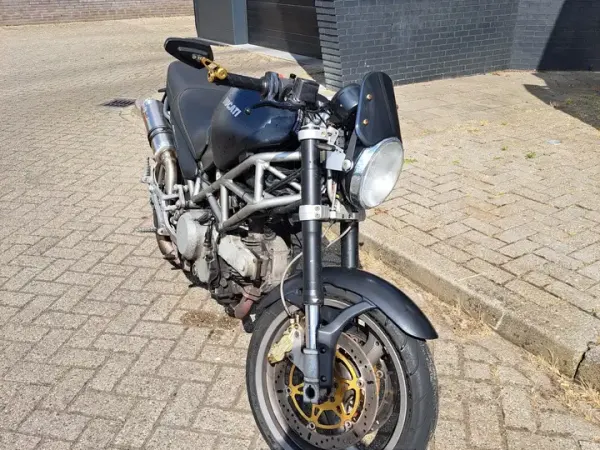 2005 Ducati Monster 620 - € 2.000 (1/1)