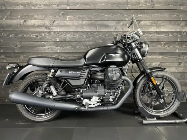 2017 Moto Guzzi V 7 - € 6.750 (1/1)