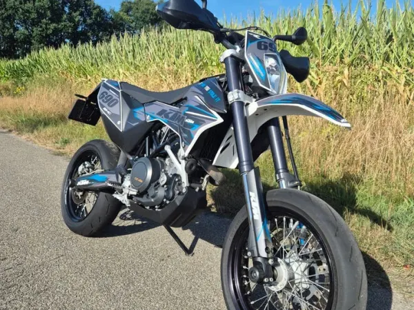 2010 KTM 690 smc 2010 - € 4.750 · Bieden (1/1)