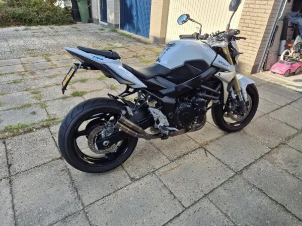 2011 Suzuki GSR 750 - € 4.625 (1/1)