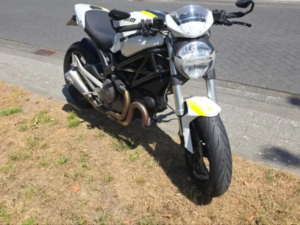 2008 Ducati Monster 696 uit 2008-Uniek Geluid en Uiterlijk - € 3.600 · Bieden (1/1)