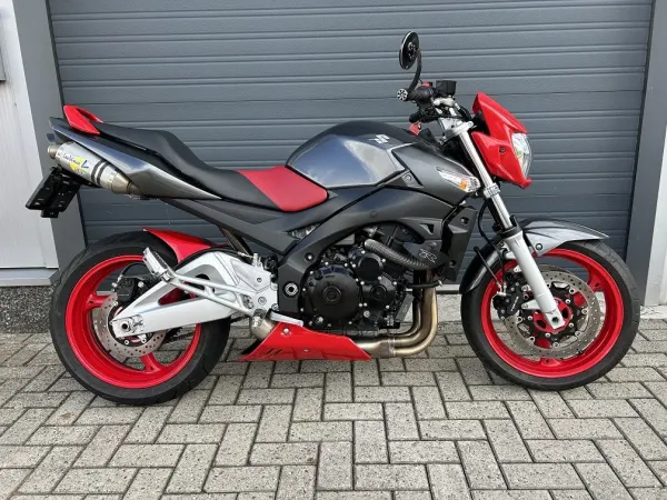 2010 Suzuki GSR 600 - € 3.650 (1/1)