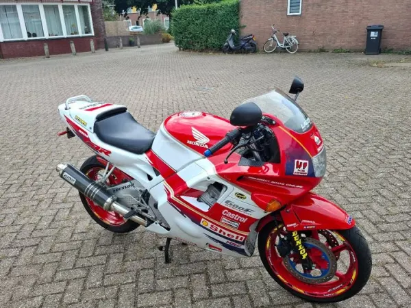 1992 Honda Motor CBR 600 F2 - Reserved (1/1)