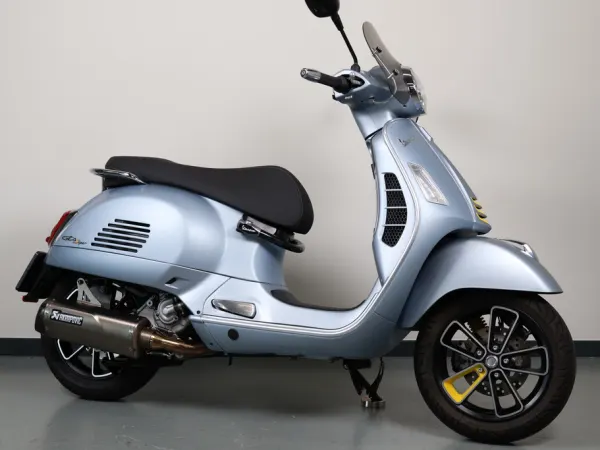 2023 Vespa GTS 300 Super - € 6.490 · Bieden (1/1)