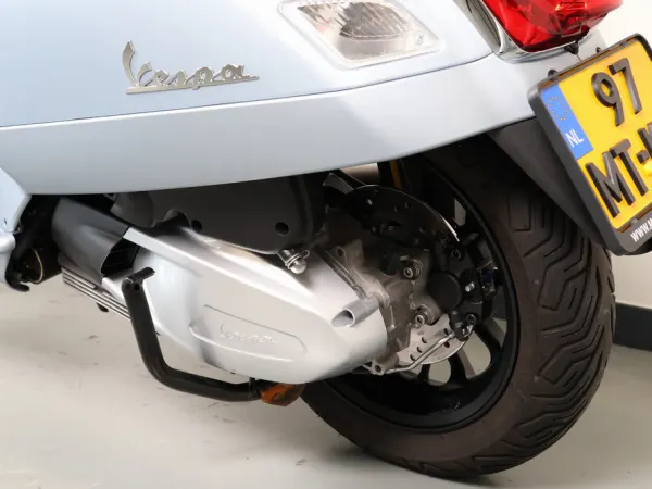 2023 Vespa GTS 300 Super - € 6.490 · Bieden (1/1)