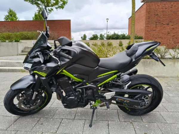 Year unknown Kawasaki Z900 Performance 2021 | 5.600 km | Akrapovič - €8,900 · Bidding (1/1)