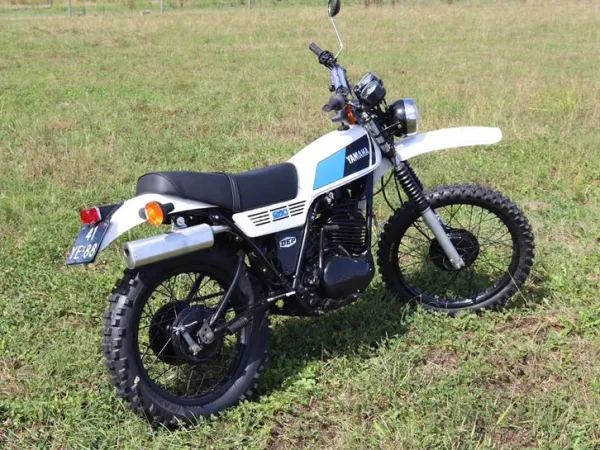 1977 Yamaha DT 250 - € 3.600 · Bieden (1/1)