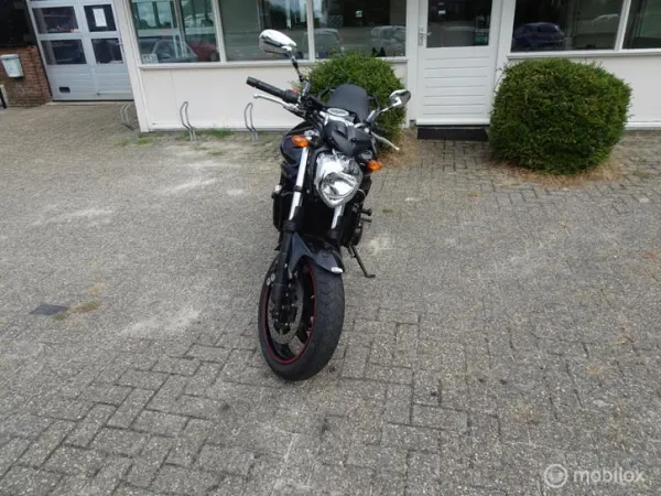 2009 Yamaha FZ 6 Fazer - € 3.895 (1/1)