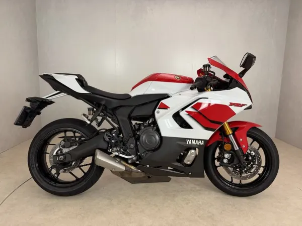 2026 Yamaha YZF R7 World GP 60TH Anniversary - €10,990 · Bidding (1/1)